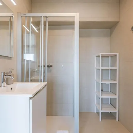 Apartment Huswell - Bright Just Steps From The